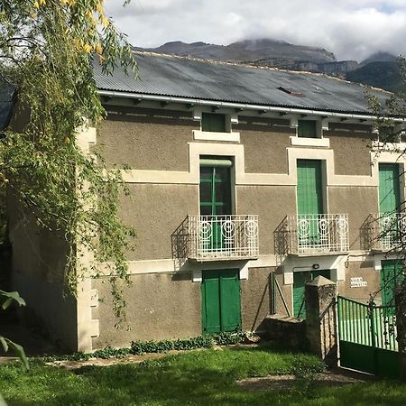 Villa Rosalia Villanúa Екстериор снимка