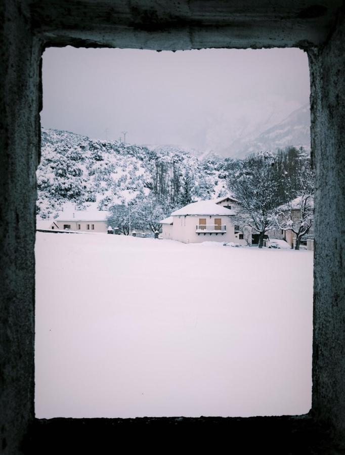 Villa Rosalia Villanúa Екстериор снимка